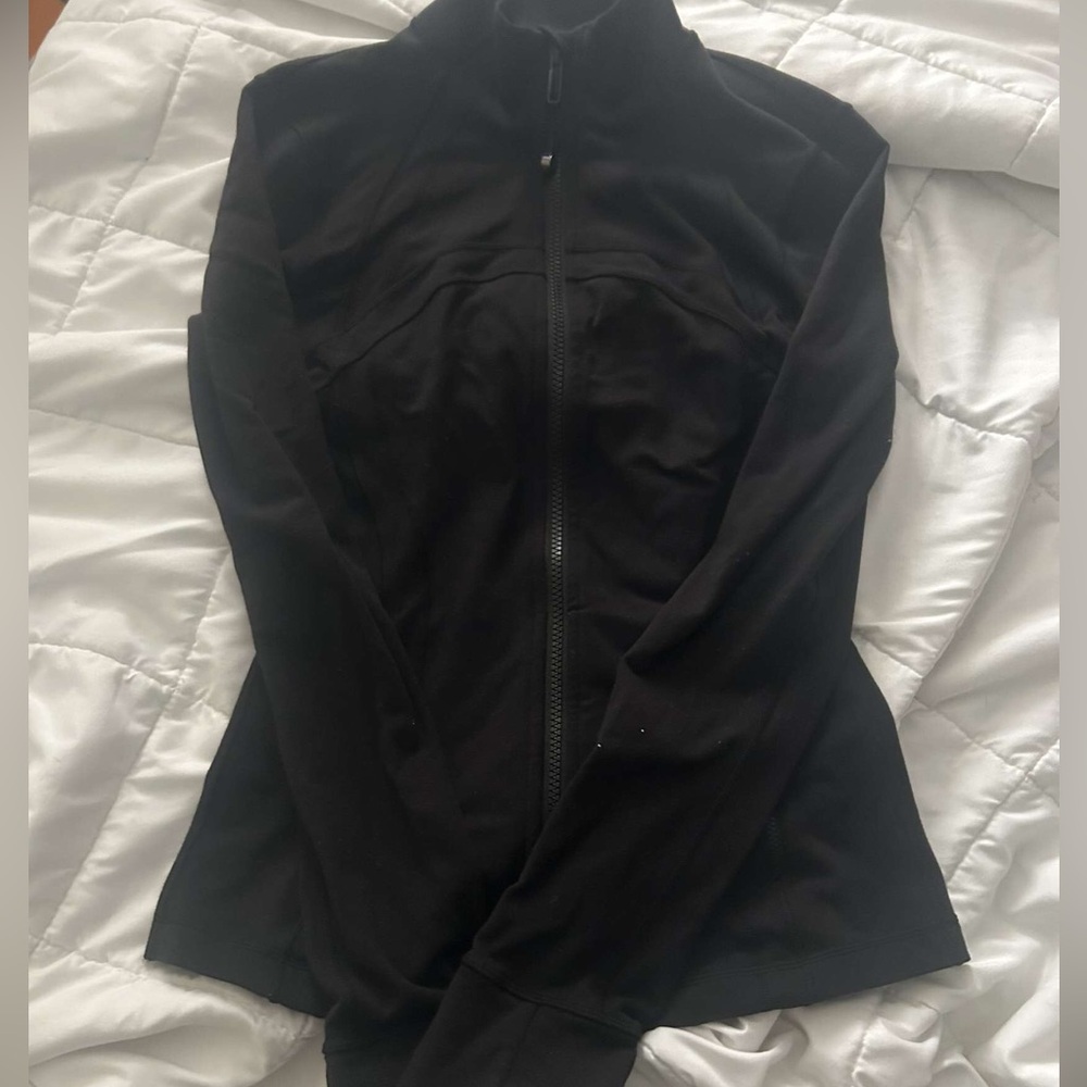 Black lulu lemon jacket